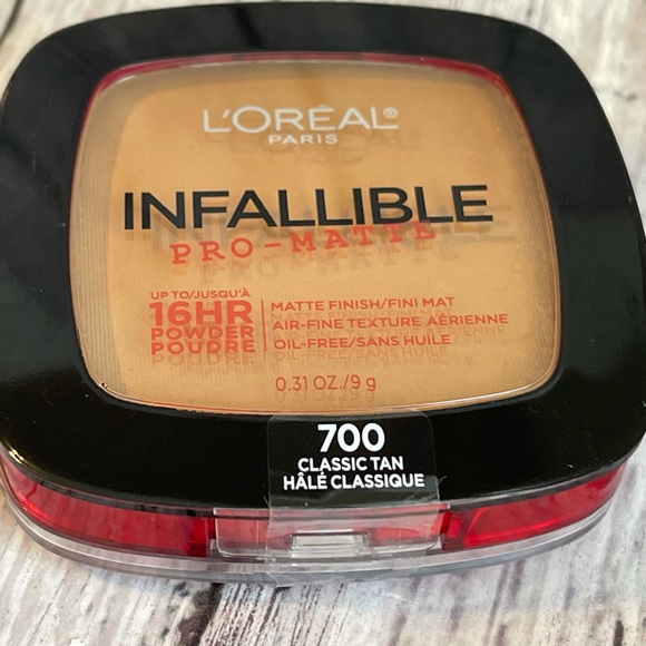 L'Oréal Infallible ProMatte Powder 700 Classic Tan - Picture 3 of 3